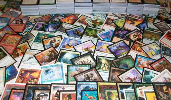 Il gioco di carte collezionabili e i giocattoli Pokémon battono il record  di vendite - GameSource