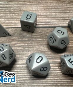 Set 7 Dadi Opaque Dark Grey w/Black - Chessex 25410