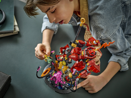LEGO NINJAGO 71846 Mech Cavaliere del Fuoco, Giocattolo con Action Figure Robot, Minifigure e Mostro Marino, Idea Regalo 14+ - immagine 3