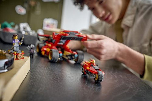 LEGO NINJAGO 71867 Super-Bolide Ninja X-1 - 15° Anniversario, Modello Auto con Moto Giocattolo e 3 Minifigure, Regalo per 14+ - immagine 4