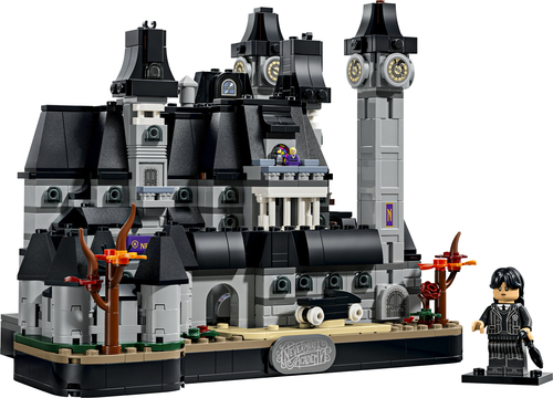 LEGO Wednesday 76788 Nevermore Academy, Modellino di Scuola Giocattolo con 3 Personaggi e Accessori, Regalo per Bambini 10+ - immagine 2