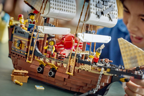 LEGO Creator 3in1 31387 Iconica Nave da Pirata, Giocattolo Trasformabile in Castello o in 2 Barche Gemelle, Regalo Bambini 9+ - immagine 3