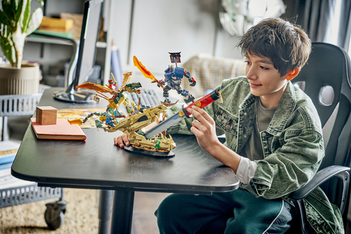 LEGO NINJAGO 71871 Battaglia alla Lama del Drago, Giocattolo con Drago, Action Figure e 4 Minifigure, Regalo per Bambini 9+ - immagine 4