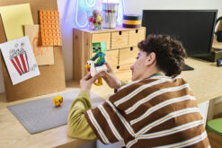 LEGO Minecraft 21582 Fantino di Polli, Giocattolo 3D con 3 Personaggi, Decorazione Cameretta, Regalo per Gamer e Bambini 9+ - immagine 3