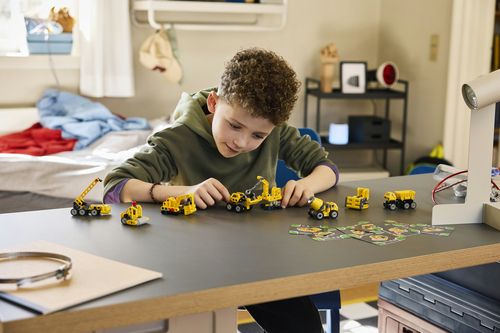 LEGO Technic 42233 Macchine Potenti, Scatole a Sorpresa con 1 di 8 Giocattoli Casuali da Collezione, Regali per Bambini da 7+ - immagine 5