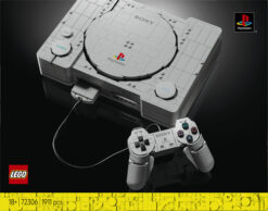 LEGO 72306 PlayStation, Kit di Modellismo per Adulti con Controller, Pulsanti e 2 Diorami di Videogiochi, Regalo per Gamer - immagine 7