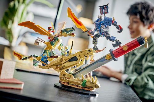 LEGO NINJAGO 71871 Battaglia alla Lama del Drago, Giocattolo con Drago, Action Figure e 4 Minifigure, Regalo per Bambini 9+ - immagine 3