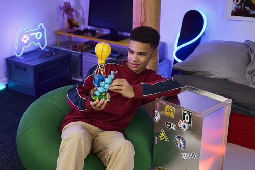 LEGO Fortnite 77080 Consegna di Rifornimenti, Giocattolo con 3 Minifigure e Accessori, Decorazione Gaming Room, Regalo 10+ - immagine 4